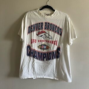 Vintage White Denver Broncos Tee